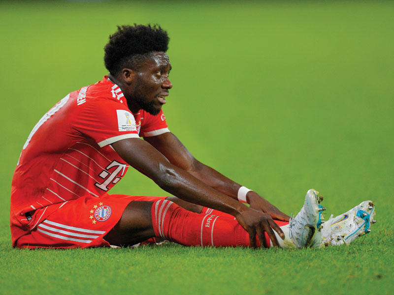 لاعب البايرن ألفونسو ديفيس خلال مباراة سابقة