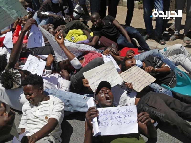 لاجئون - أرشيف