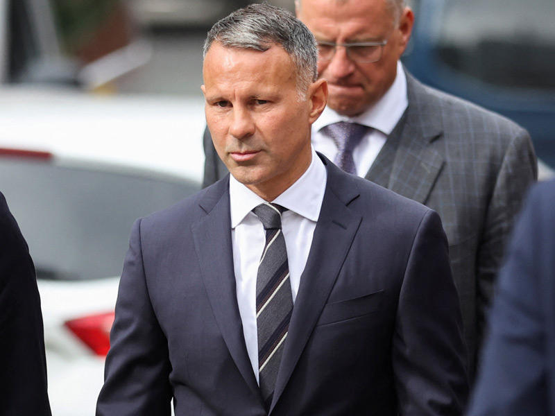 راين غيغز متجهاً إلى محكمة التاج في مانشستر (رويترز)