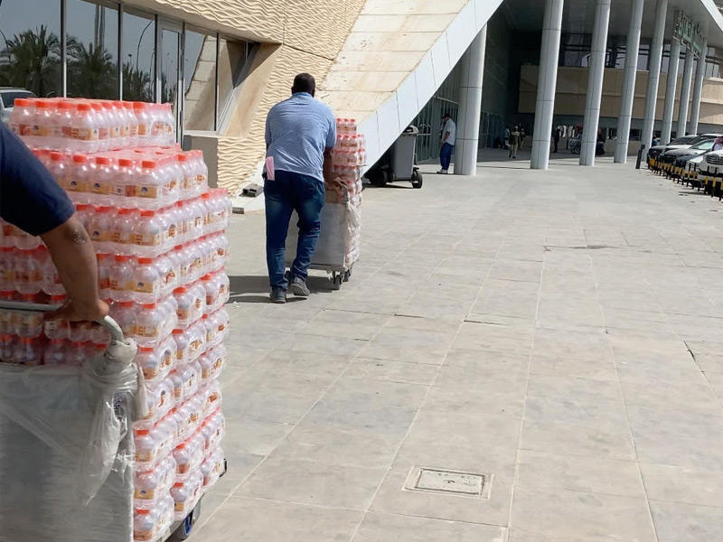 جانب من مشروع سقيا الماء داخل الكويت 