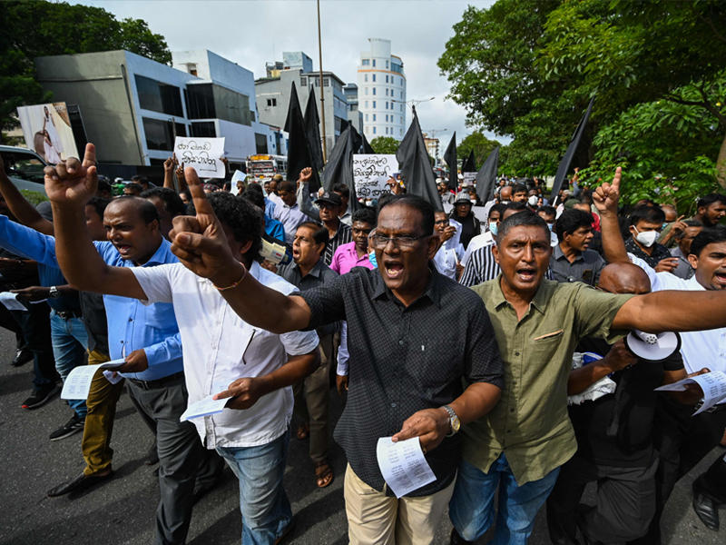 مظاهرات بسبب رفع الرسوم على الطاقة