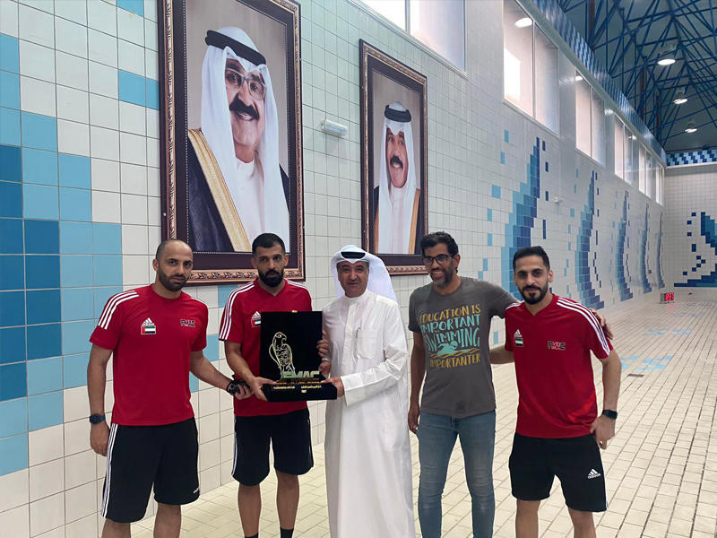 طلال آل علي يقدم درع للفودري