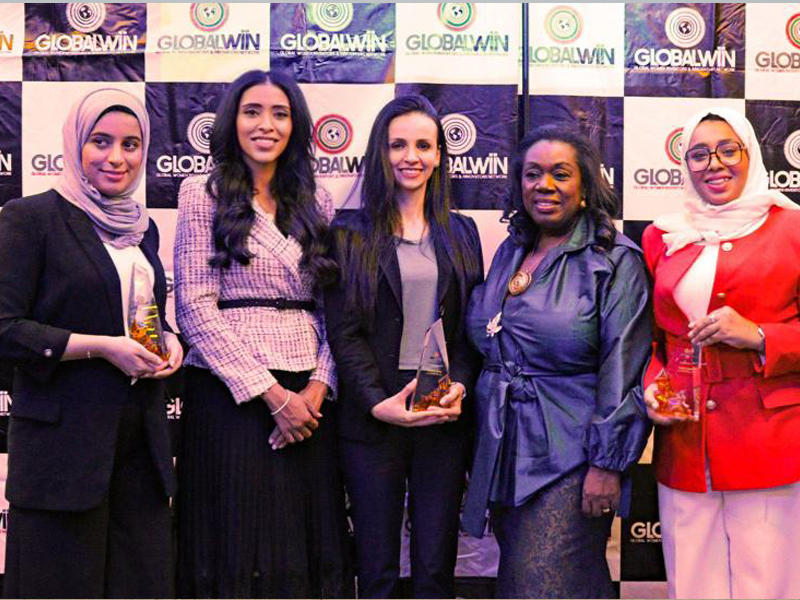 نبيلة الصباح متوسطة المكرمات في الحفل