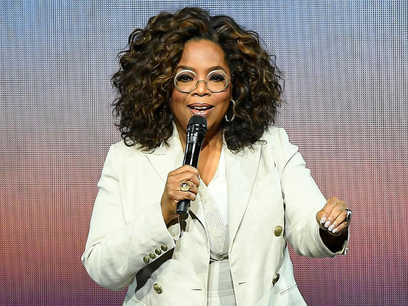 الإعلامية أوبرا وينفري 