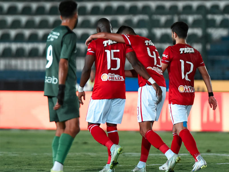 جانب من لقاء الأهلي والمقاصة في الدوري