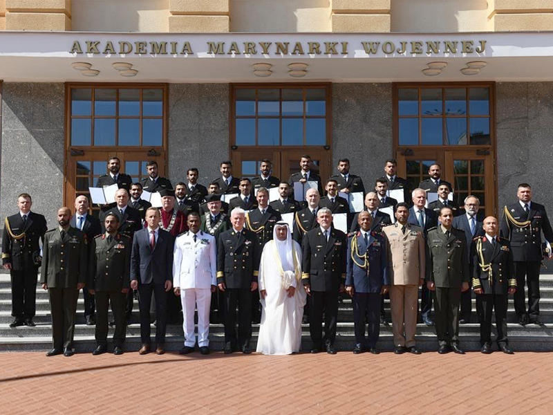 صورة جماعية من حفل التخرج 