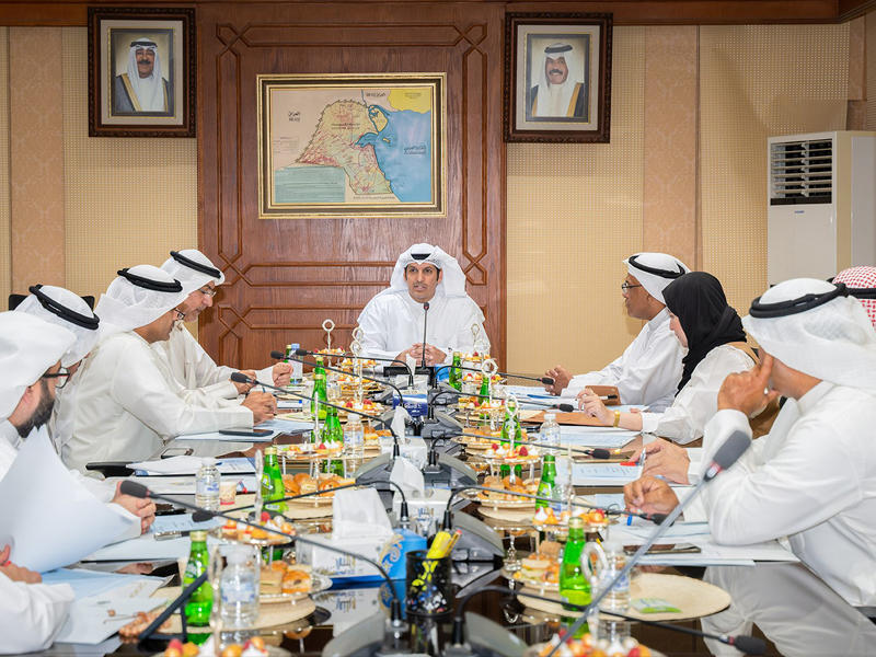  وزير الإعلام والثقافة وزير الدولة لشؤون الشباب عبدالرحمن المطيري يترأس اجتماع اللجنة العليا لمعرض الكتاب