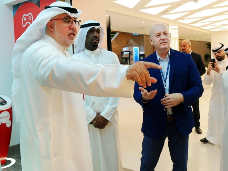 جانب من فعاليات افتتاح أحد الفروع