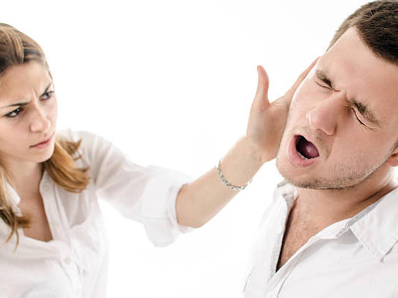 صدمها فصفعته 17 مرة في 90 ثانية