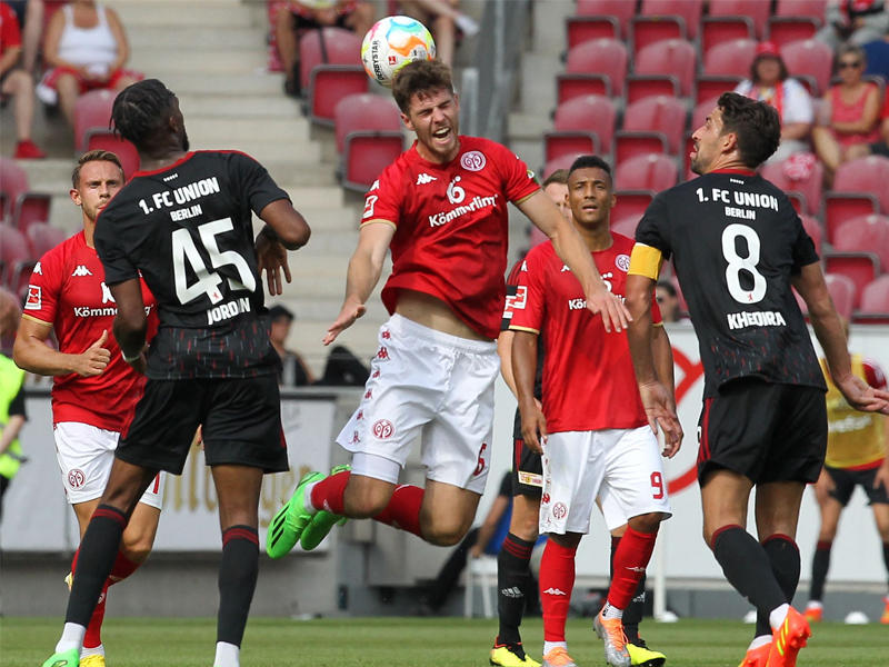 جانب من مباراة  ماينز ويونيون برلين