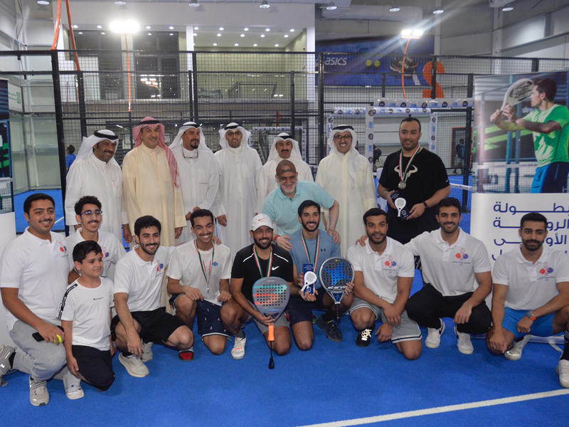 رئيس وأعضاء مجلس الإدارة والفائزون