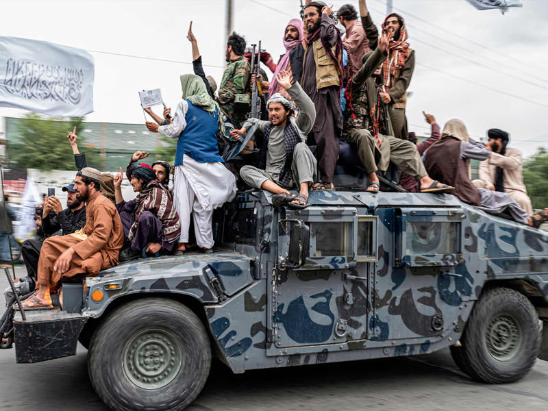عناصر من حركة «طالبان»