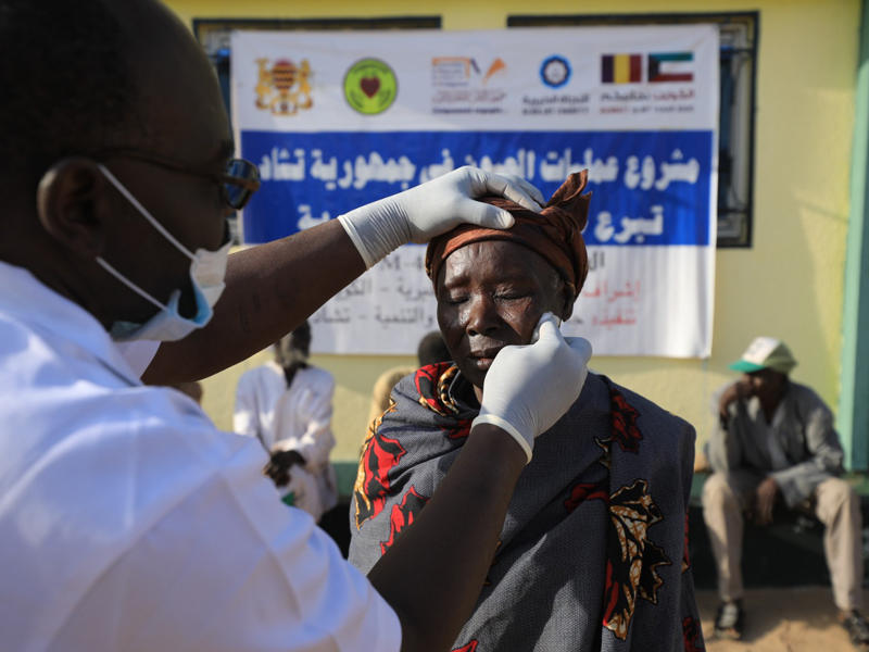 جانب من حملة «إبصار» لجمعية النجاة الخيرية