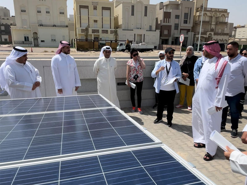 جانب من زيارة مشروع غرب عبدالله المبارك