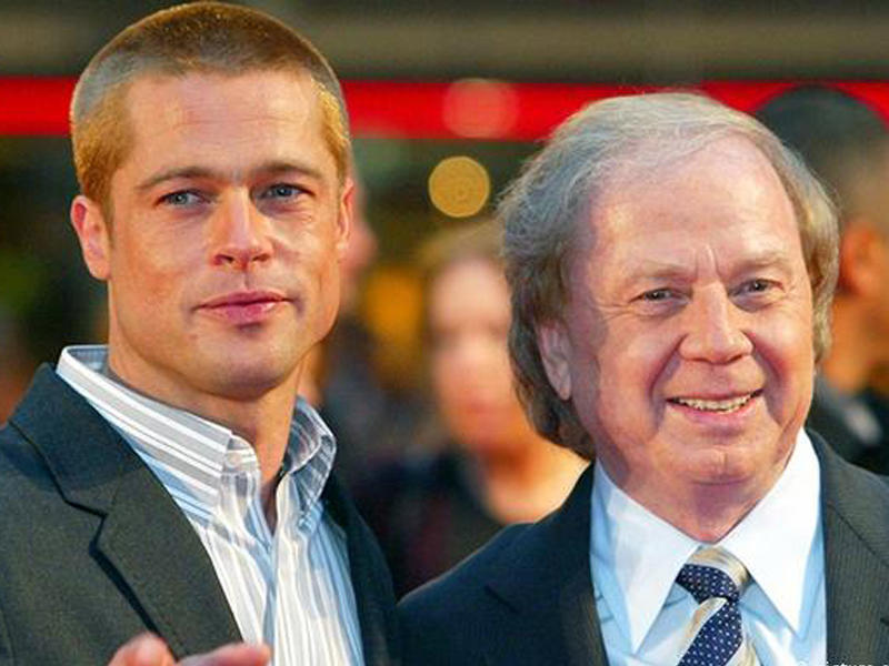 النجمان وولفغانغ بيترسن وبراد بيت