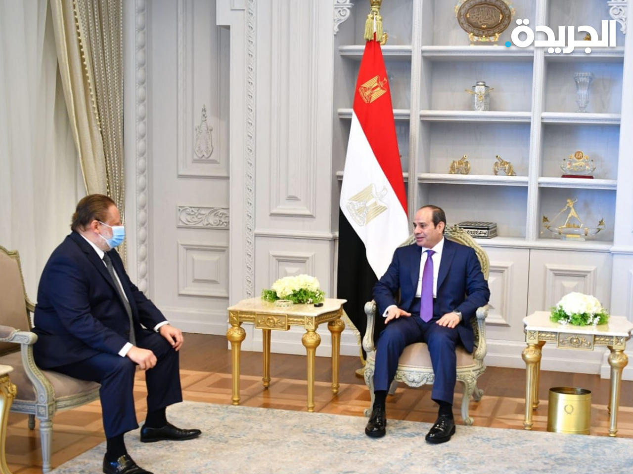 الرئيس المصري مستقبلاً القائم بأعمال محافظ البنك المركزي حسن عبدالله