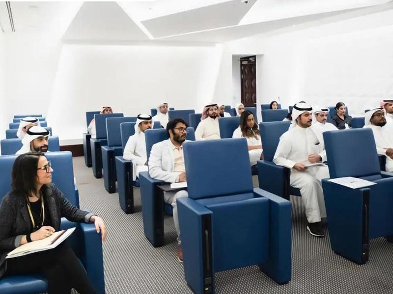 جانب من زيارة الطلبة للمركز