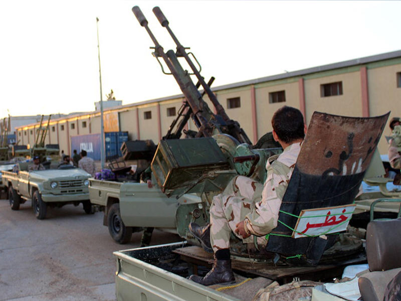 عناصر من الجيش 