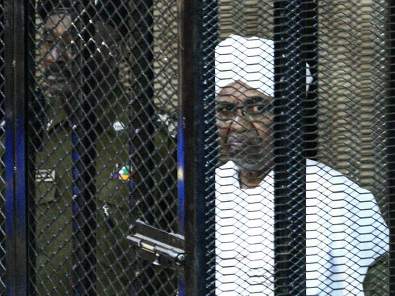 الرئيس السابق عمر البشير