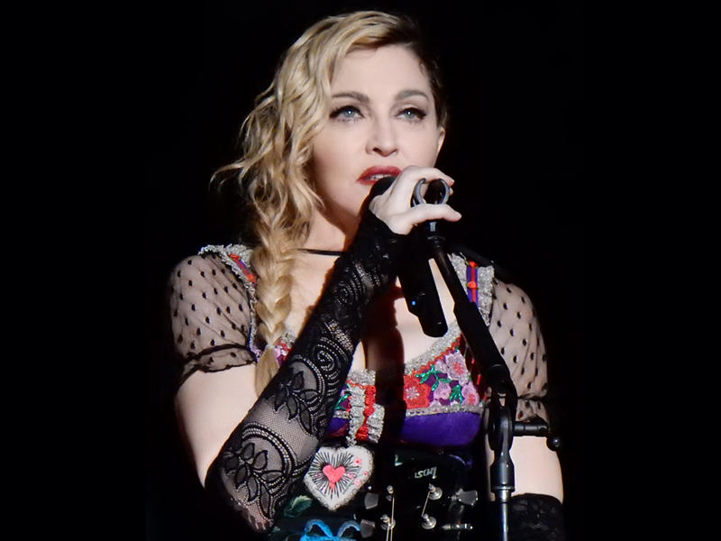 النجمة العالمية مادونا