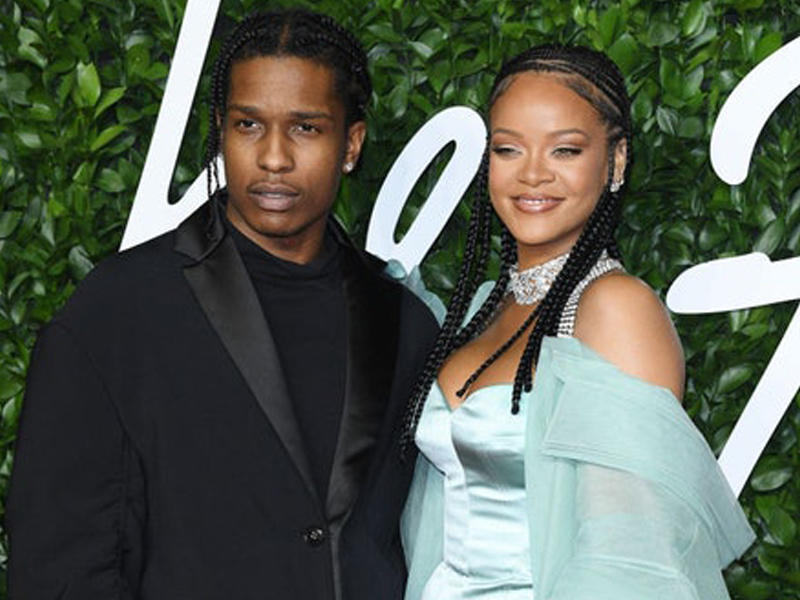 النجم إيساب روكي  وشريكة حياته وريهانا