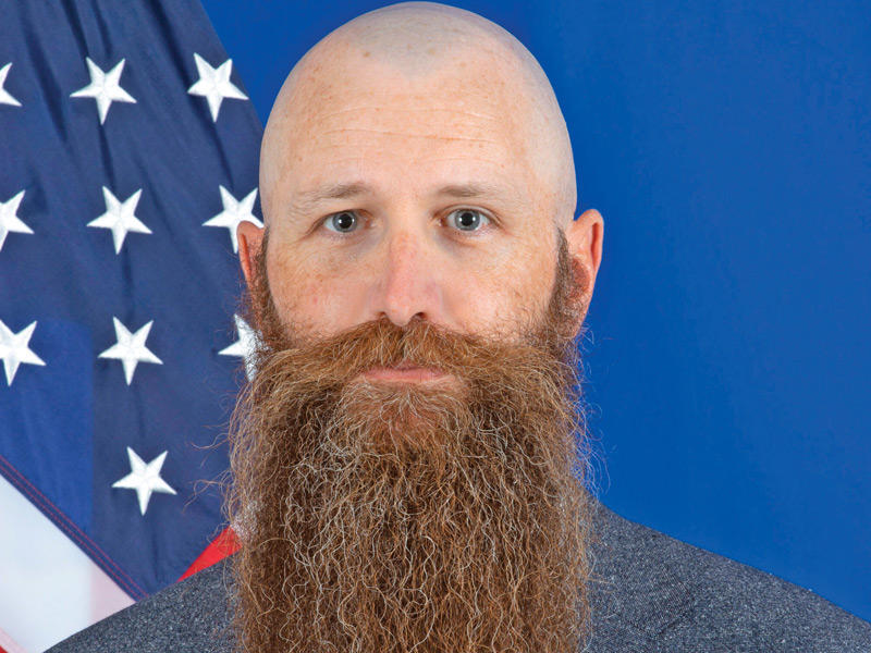 القائم بأعمال سفارة الولايات المتحدة لدى الكويت جيمس هولتسنايدر