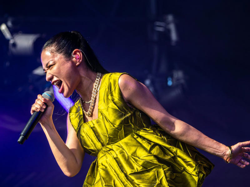  مغنية الهيب هوب ايه ويتش