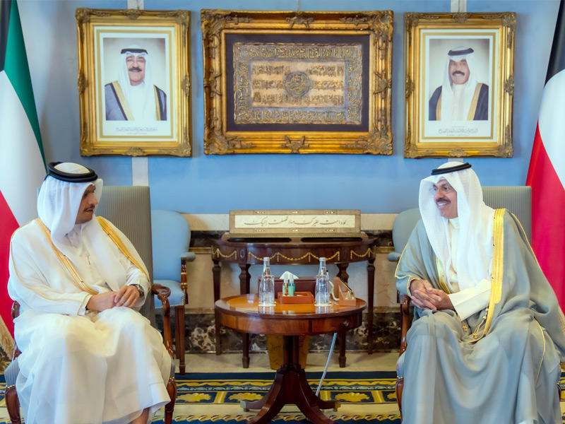 رئيس مجلس الوزراء سمو الشيخ أحمد النواف مستقبلاً الشيخ محمد بن عبدالرحمن