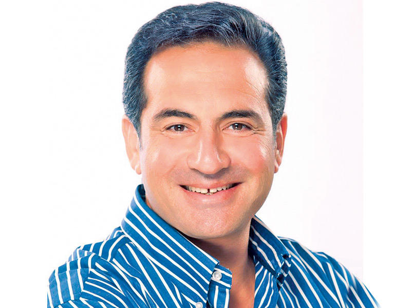  المطرب محمد ثروت