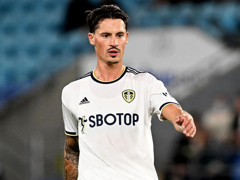  مدافع ليدز يونايتد روبن كوخ