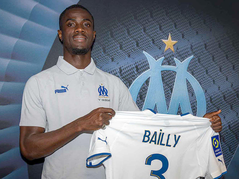 المدافعه الإيفواري إريك بايلي