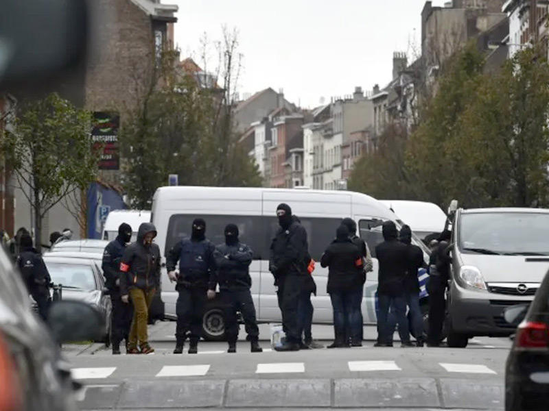 حي «مولنبيك» في بروكسل يتعرض لحملات تفتيش مكثفة من الشرطة 