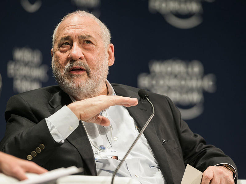  الاقتصادي الحائز جائزة نوبل  جوزيف ستيغليتز 