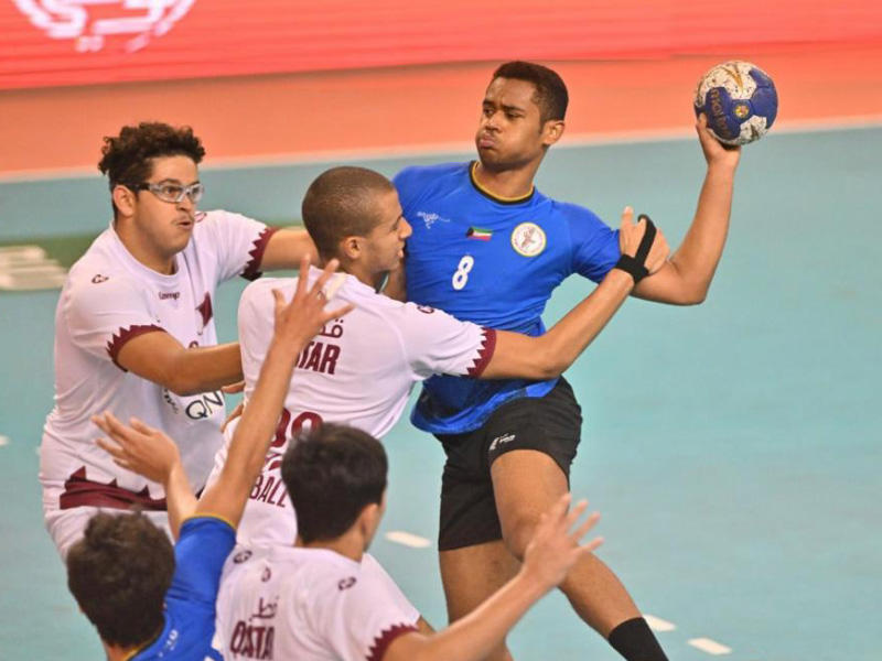 جانب من مباراة منتخبي الكويت وقطر