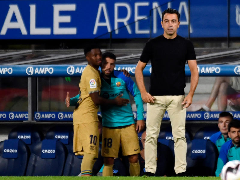  المدير الفني لبرشلونة تشافي هرنانديز