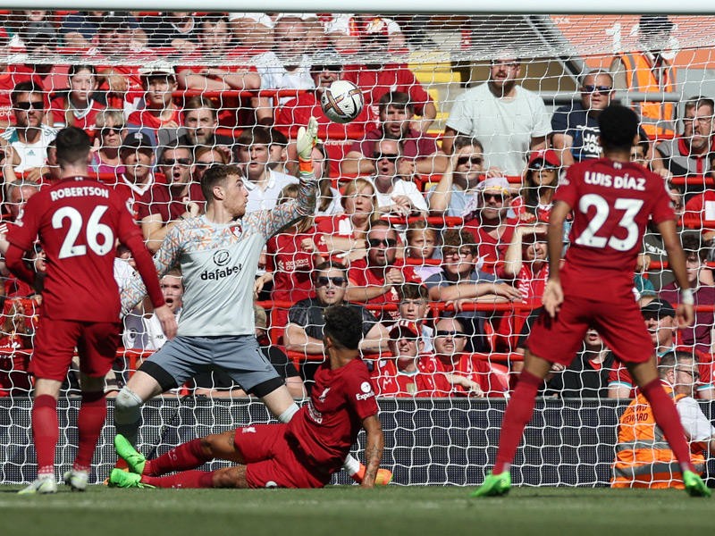 فيرمينيو نجم ليفربول يسجل الهدف الرابع