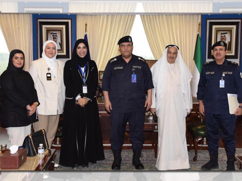 وكيل وزارة الداخلية الفريق أنور البرجس مستقبلاً البغلي وأعضاء مجلس الديوان