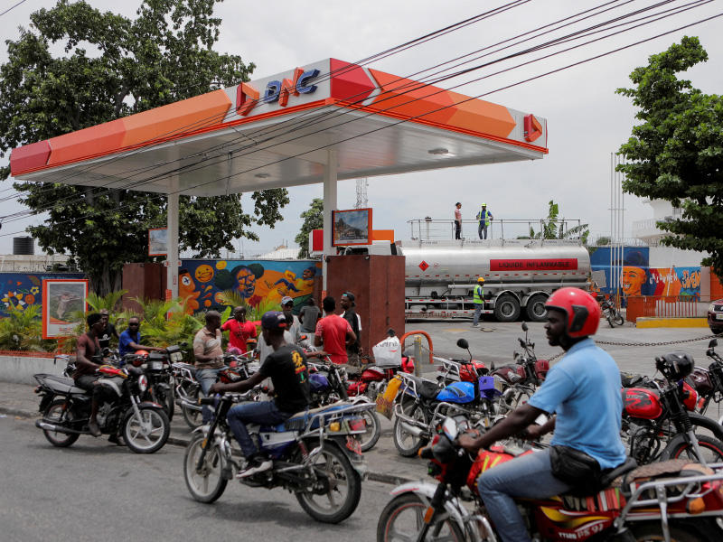 ارتفاع كبير في الأسعار ونقص المحروقات