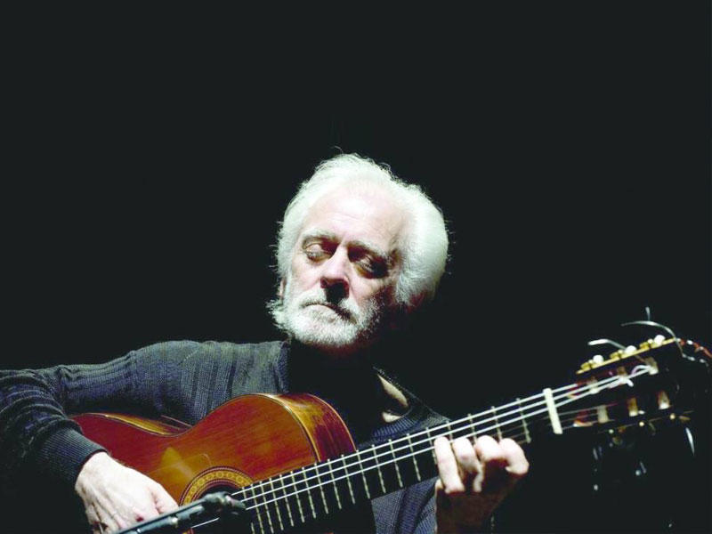 عازف موسيقى الفلامنكو مانولو سانلوكار