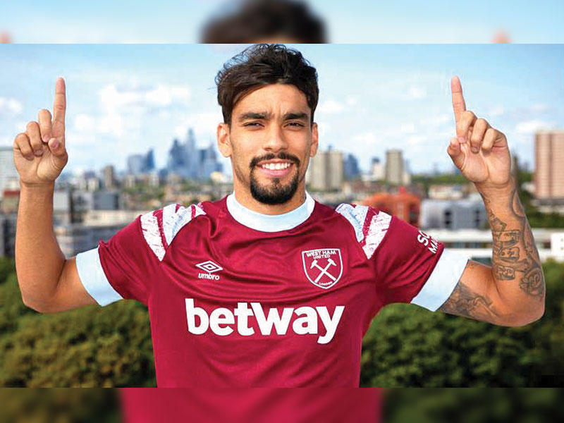 اللاعب لوكاس باكيتا