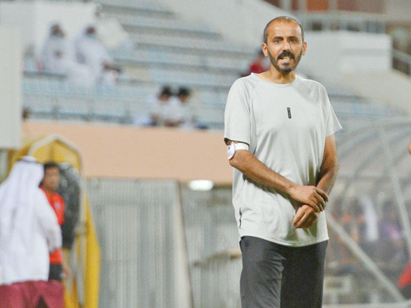  مدرب الساحل محمد دهيليس