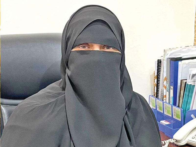 مديرة العمل النسائي ومسؤولة المشاريع داخل الكويت بالجمعية، منى بن عيسى