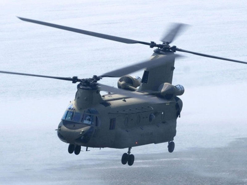 احد مروحيات من طراز «إيتش-47 شينوك»