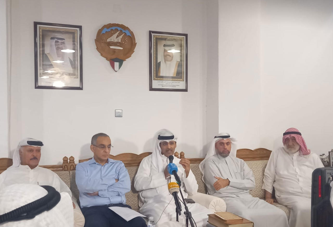  حسن أشكناني جابر القلاف وبعض الضيوف