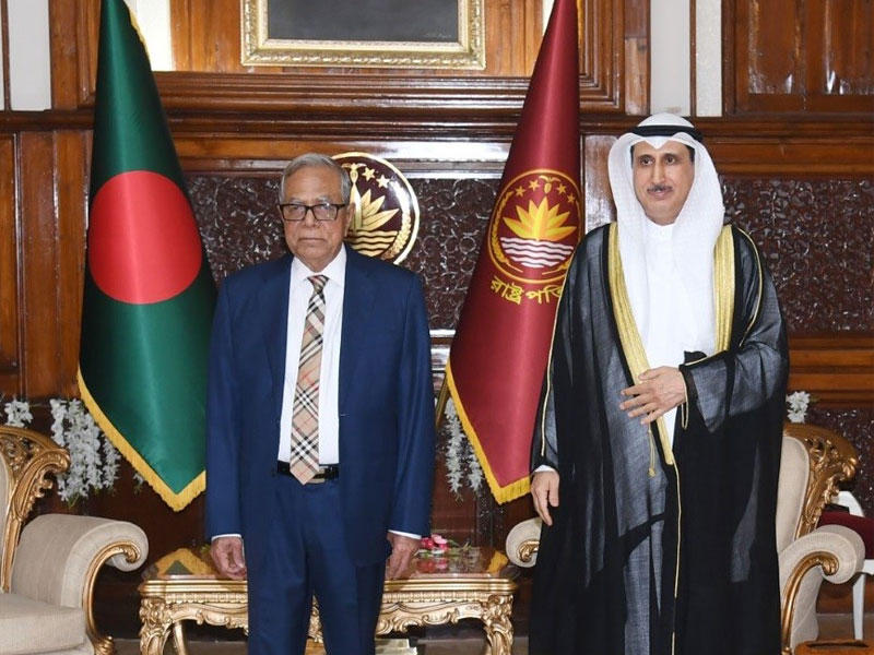 رئيس بنغلادش خلال استقباله السفير العدواني اليوم 