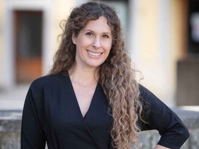 المخرجة المسرحية لوت دي بير 