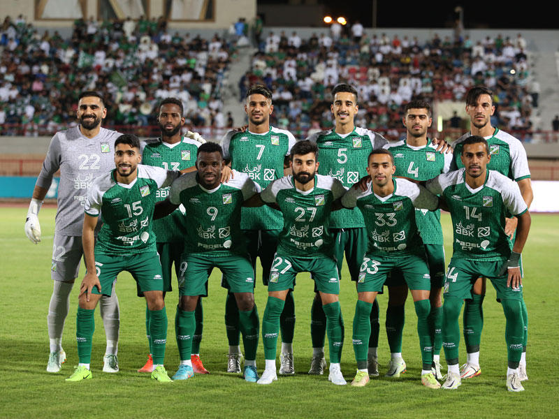 لاعبين العربي 