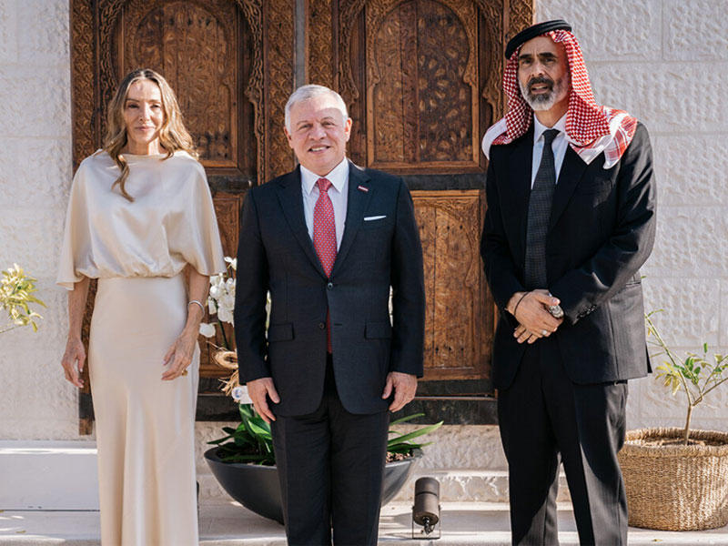 العاهل الأردني الملك عبدالله الثاني والأمير الأردني غازي بن محمد وأميرة ترنوفو