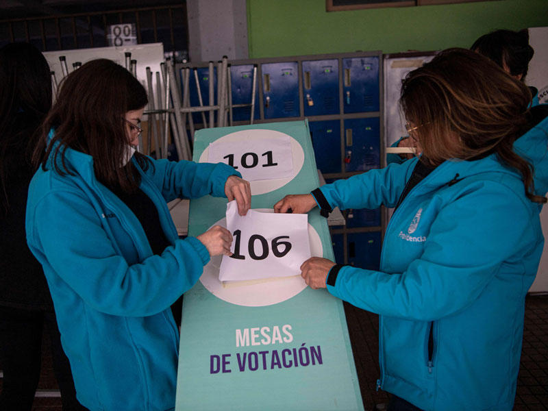 صناديق الاقتراع للتصويت