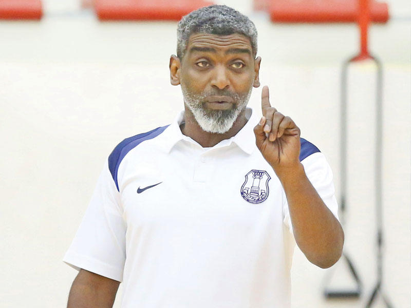 مدرب الوطني خالد علي